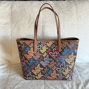 NWT Michael Kors Signature Carter Large Open Tote